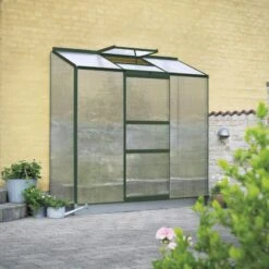 Serre Adossée 1,33m² Altan 3 En Aluminium Laqué Vert Et Polycarbonate 4mm - Halls