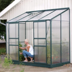 Serre Adossée Ida 3,3m² En Aluminium émeraude Et Panneaux PC 4mm - Vitavia -Jardin Serre Boutique serre adossee ida 33m en aluminium emeraude et panneaux pc 4mm vitavia 1