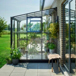Serre De Jardin Adossée 4,7m² Qube Lean-to 68 Noire En Verre Trempé - Halls -Jardin Serre Boutique serre de jardin adossee 47m qube lean to 68 noire en verre trempe halls 10