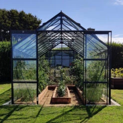 Serre Laurus Uranus 14,65m² En Aluminium Laqué Vert Et Verre Trempé 3mm + Embase Incluse - Natura Lams -Jardin Serre Boutique serre laurus uranus 1465m en aluminium laque vert et verre trempe 3mm embase incluse natura lams 16