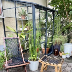 Serre Melissa Ida 1,7m² En Aluminium Laqué Gris Et Verre Trempé 3mm + Embase Incluse – Natura Lams -Jardin Serre Boutique serre melissa ida 16m en aluminium laque gris et verre trempe 3mm embase incluse natura lams 17